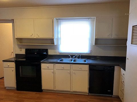 kitchen w/view of back yard