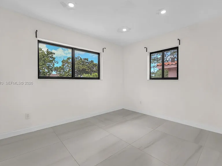 621 SW 33rd Ave #621 — Photo 7
