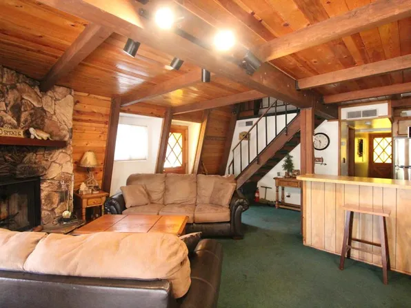 504 Pinewood Ct, Big Bear City, CA 92314