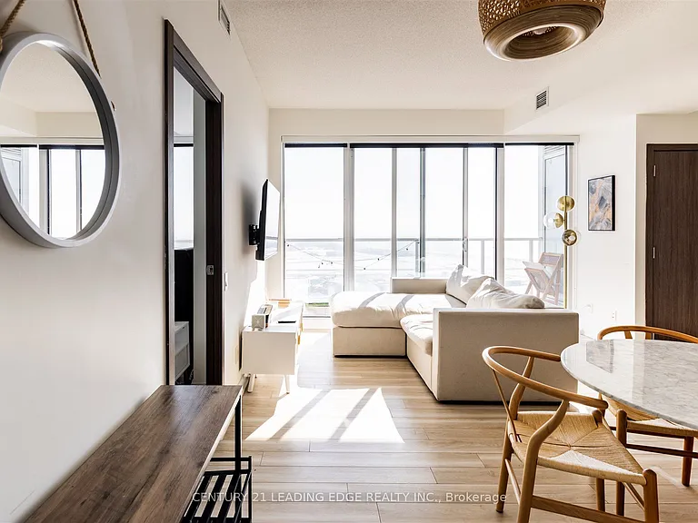 17 Bathurst St #3902 — Photo 8
