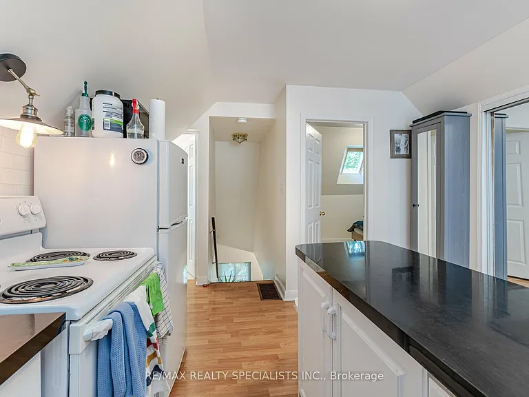 1233 Mississauga Rd — Photo 9