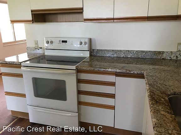 2nd image of 2707 Franklin Ave E APT 4
