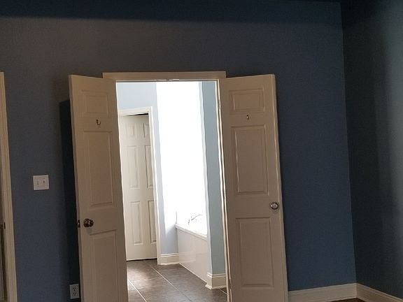 4th image of 5111 Savannah Ln