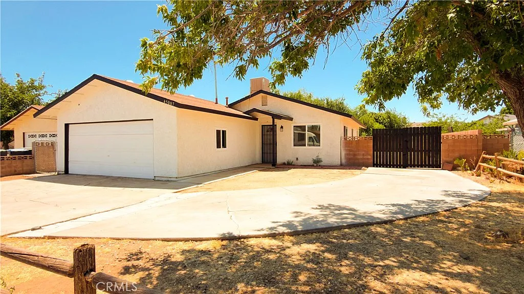 4 bed, 1023 sqft, $4,600 — Photo 1