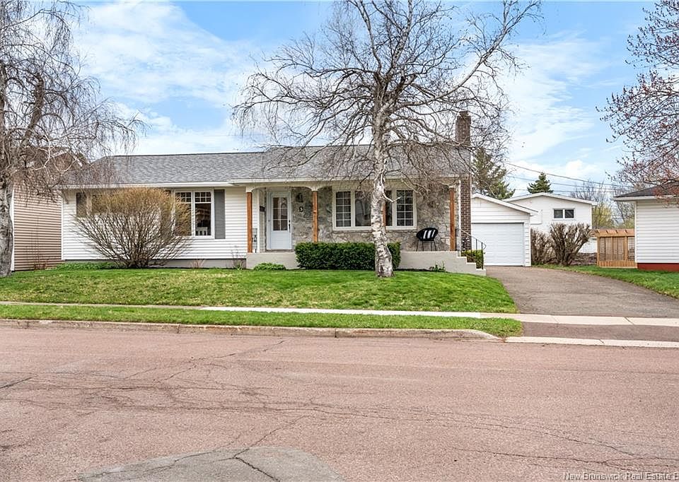 1st image of 3 Laird Ave