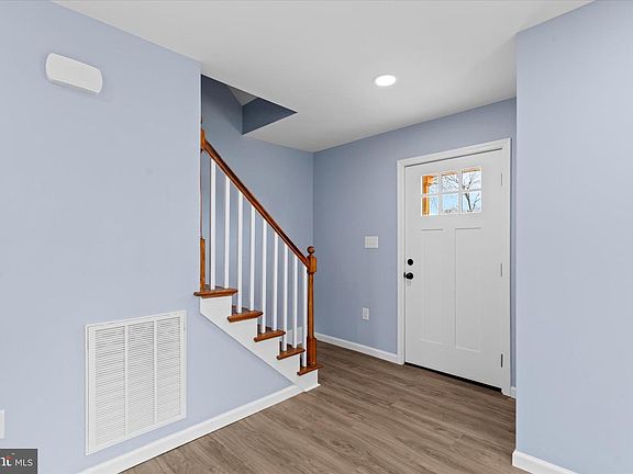 3rd image of 908 Spring Ave