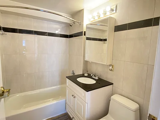 Rented by Winzone Realty Inc | media 8