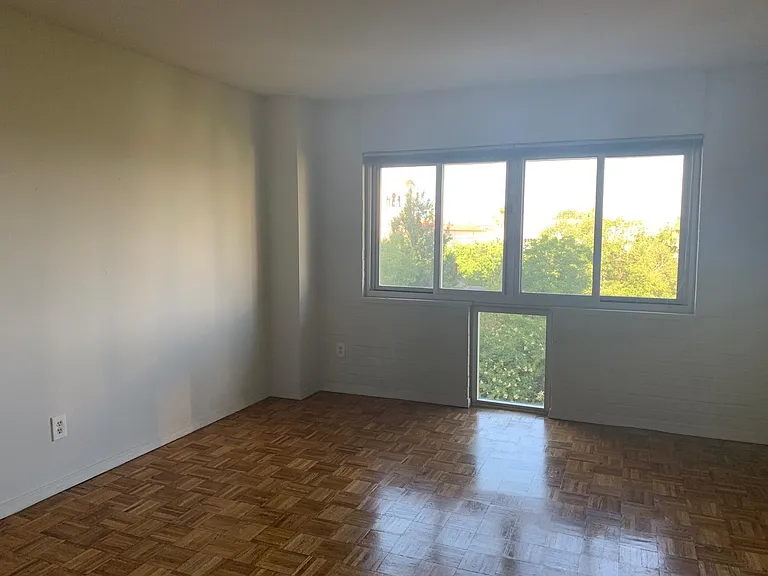 3600 Montrose Blvd #409 — Photo 2