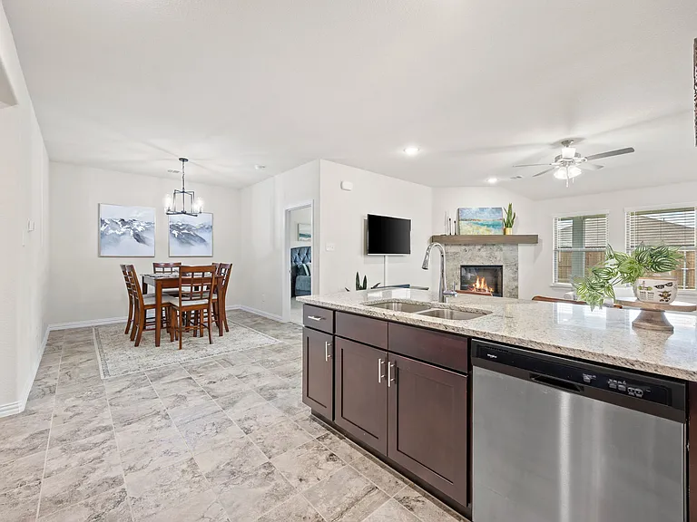 3249 Glorioso Dr — Photo 6