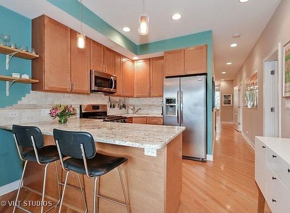 4th image of 931 N Mozart St #3