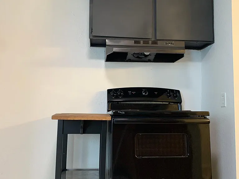 2310 E Madison St — Photo 14