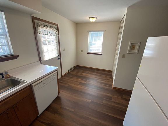 4th image of 217-223 Albert St #221