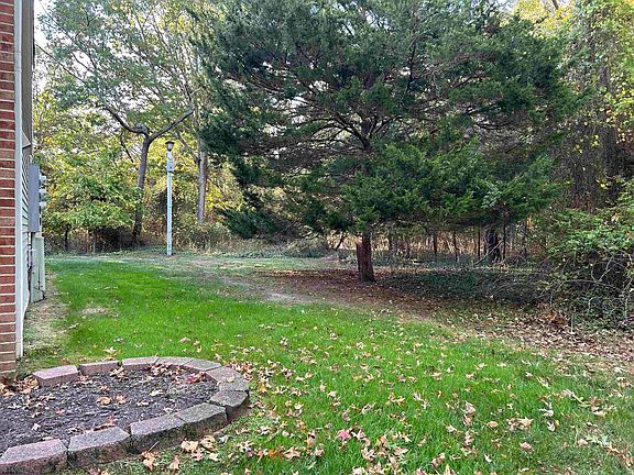 3rd image of 172 Rumson Dr #172