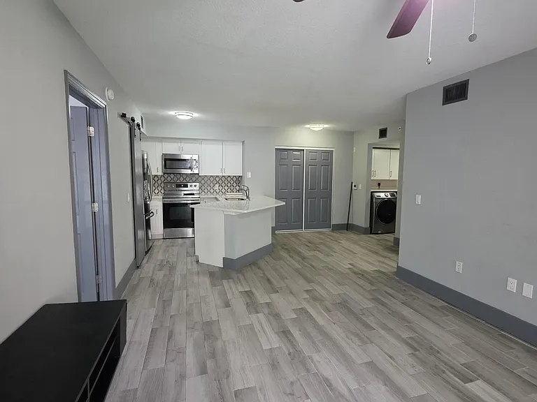 4211 San Marino Blvd #105 — Photo 9
