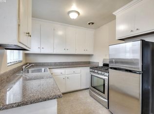 7448 Lockwood St APT A, Oakland, CA