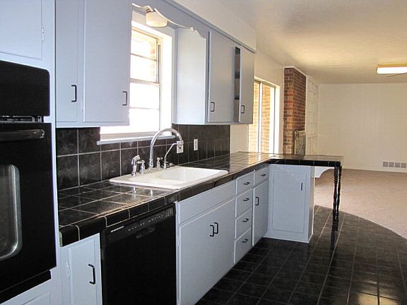 5th image of 2410 Camarie Ave