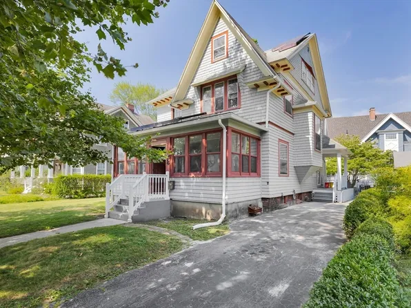 28 Mountainview St, Springfield, MA 01108