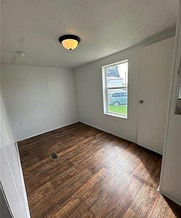 5th image of 188 Wildwood Dr