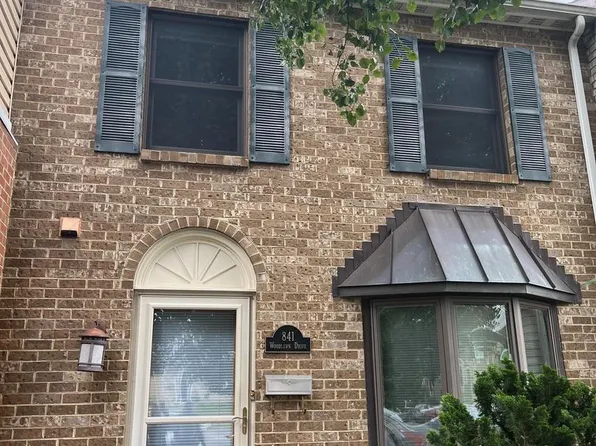 841 Woodlawn Dr, Chambersburg, PA 17201