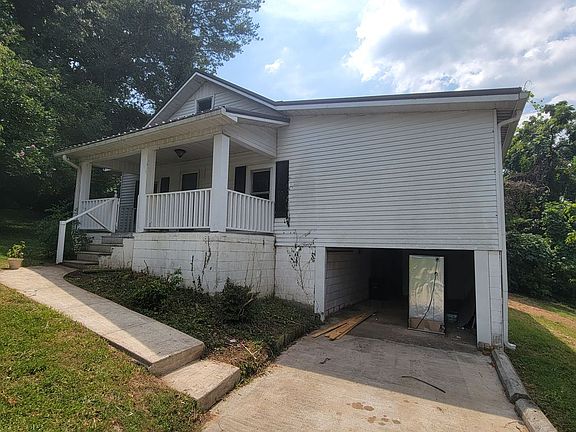 2nd image of 615 Evans St