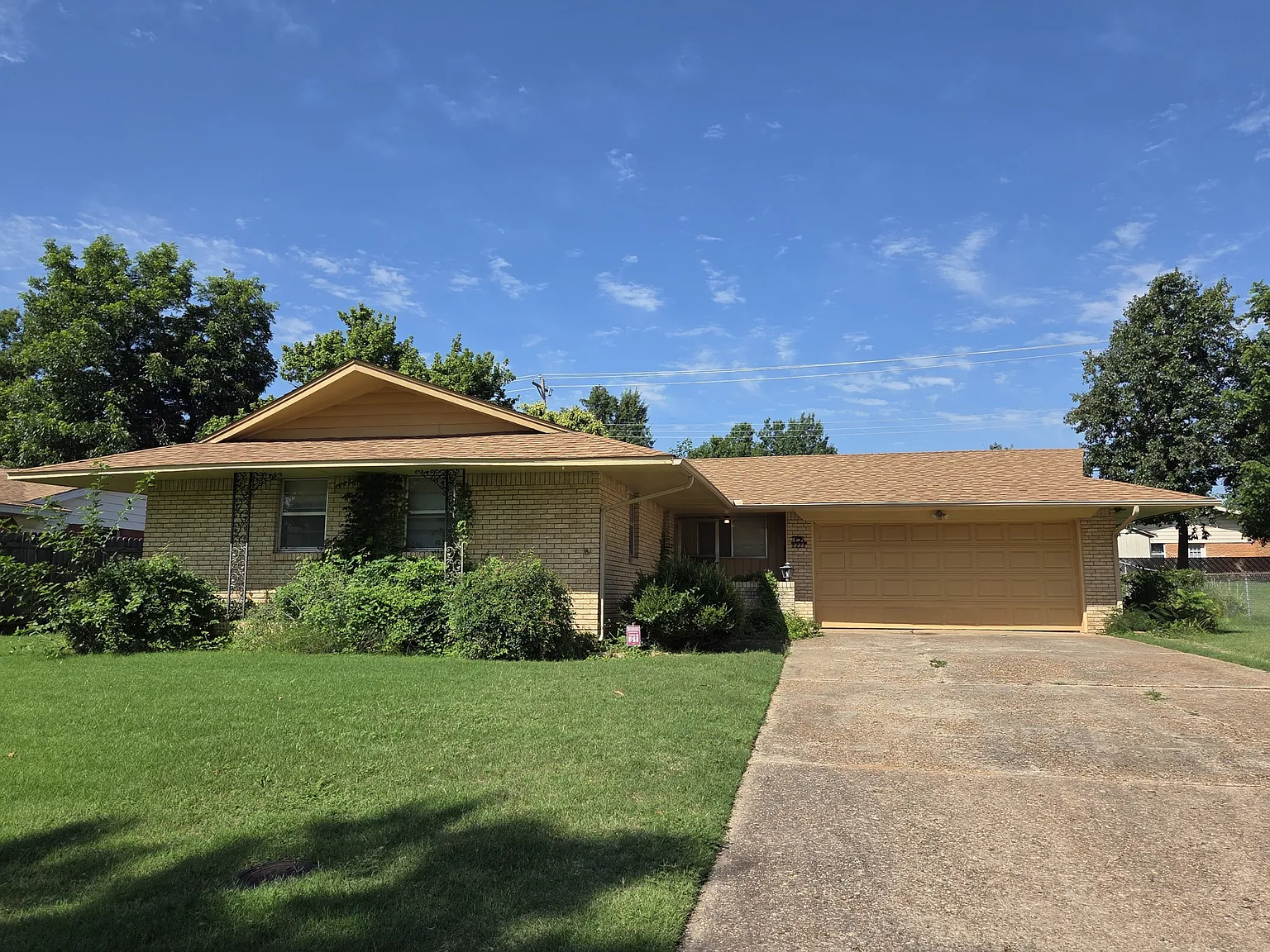 3225 N Ridgewood Dr(FWI) - 1 — Photo 2