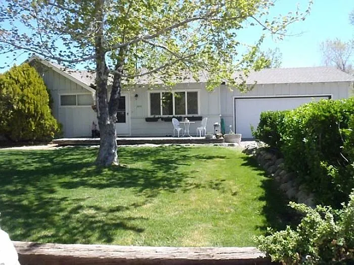 3010 Hawk St photo 1