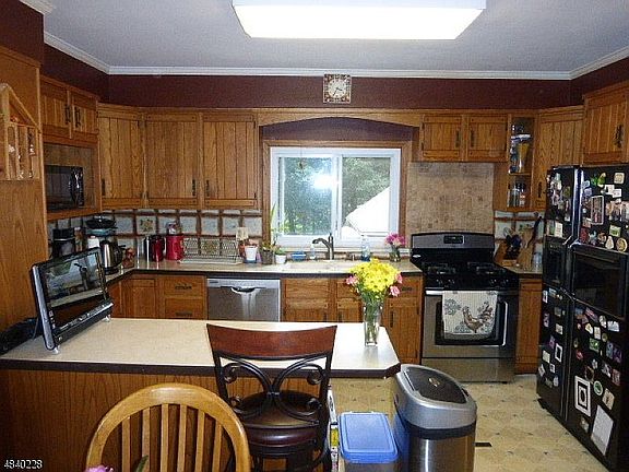 5th image of 11 Whitfield St #2