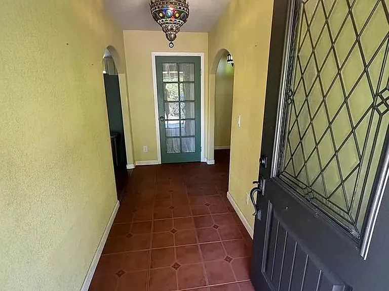 1410 Dewing Ln — Photo 6