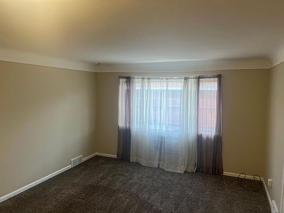 4th image of 16178 Regina Ave #3