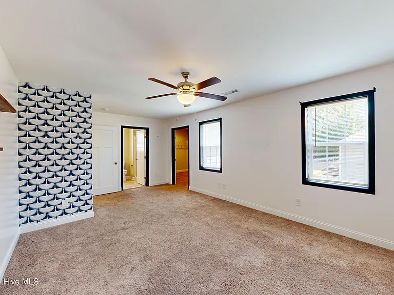 203 S Pine St — Photo 17