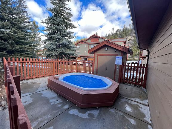 5th image of 290 Revett Dr #Id1387653p