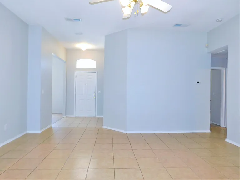 3721 Calvert Ln — Photo 6