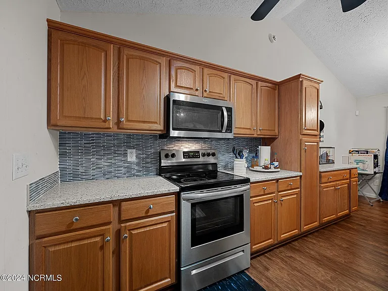 204 Jasmine Ln — Photo 28