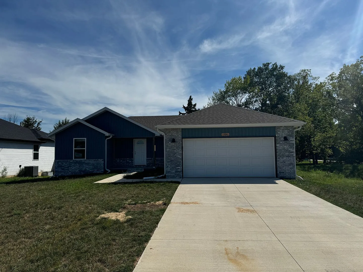 Great home in Strafford! — Photo 1