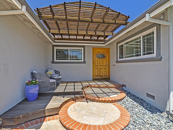3rd image of 1271 Mary Lee Way