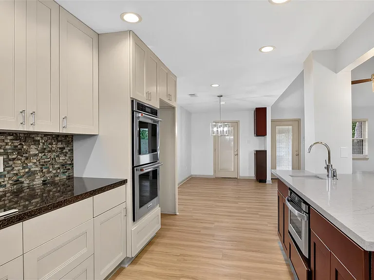 3208 Woodstone Dr — Photo 17