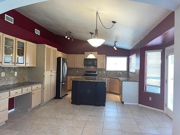 Spacious Kitchen