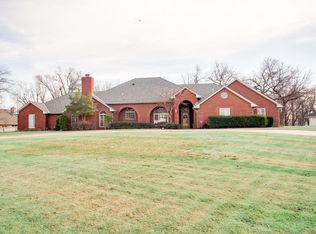 2301 Nicholas Oaks Dr, Enid, OK 73703