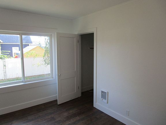 3rd image of 563 NE 2nd St