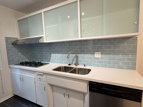 2nd image of 1709 N Fuller Ave #1B-1Ba