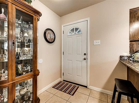 2nd image of 1625 Lemonwood Cir