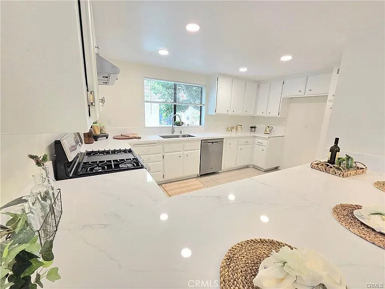 3601 W Fox Ridge Ln #A — Photo 8