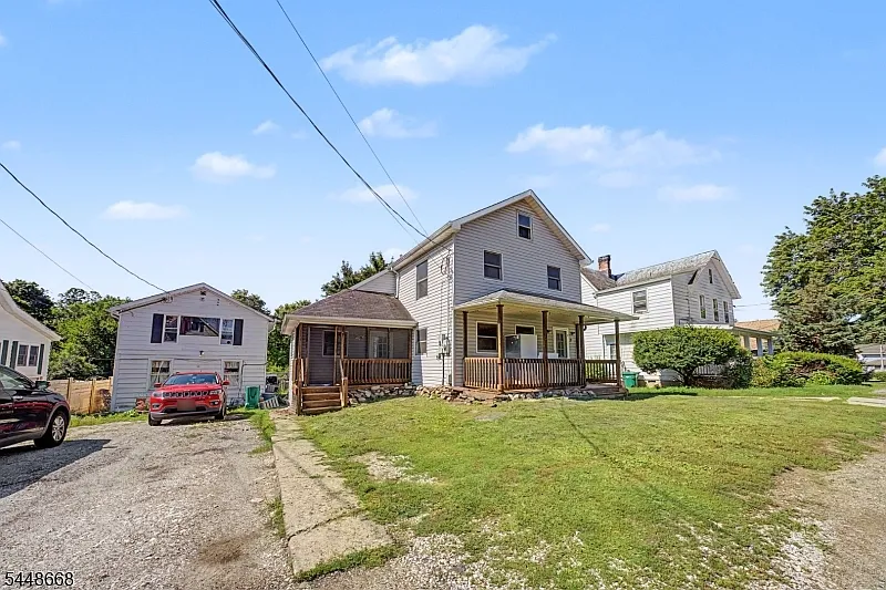 3 bed, 1.5 bath, $3,000 — Photo 3