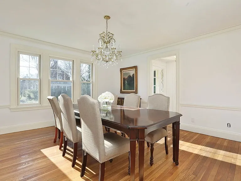 16 Ballard St #1 — Photo 2