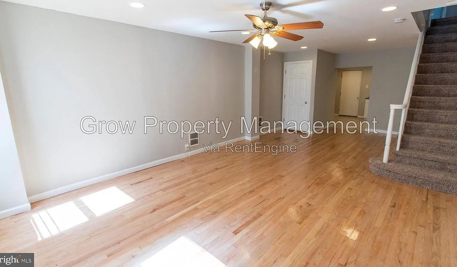 2 bed, 1.5 bath, 1096 sqft, $1,737 — Photo 3