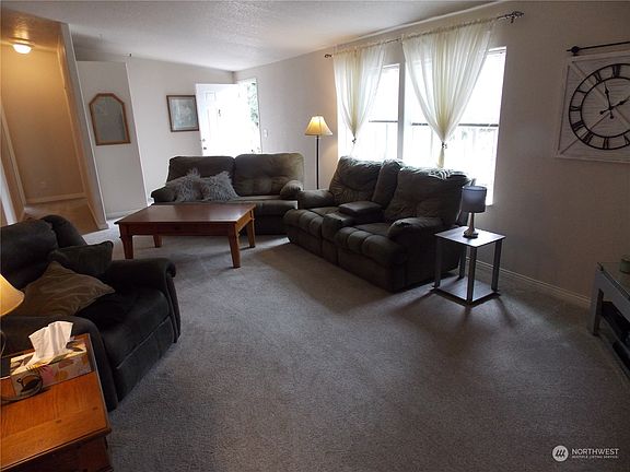 3rd image of 1911 140th St E #191