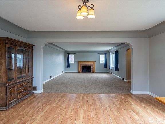 5th image of 113 E 6th St