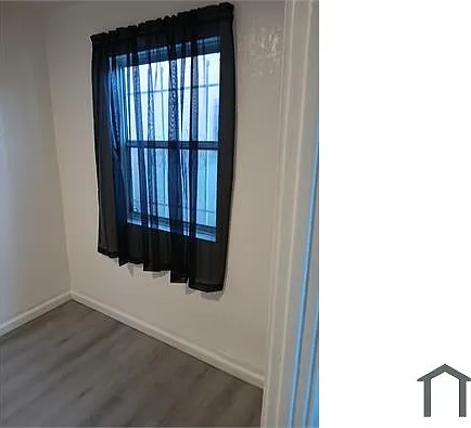 738 W Century Blvd — Photo 5