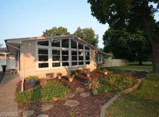 2549 Sunnybrook Dr, Kalamazoo, MI 49008