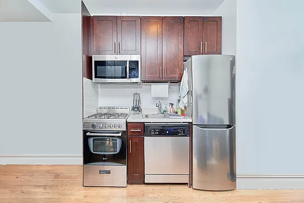 Rented by Living New York | media 13